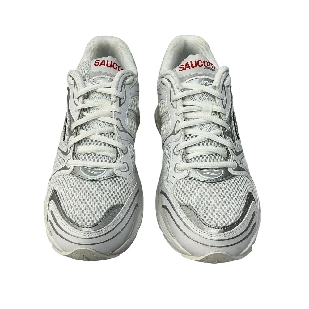 Saucony ProGrid Triumph 4 Heritage in white and silver features Women's Size 6.5